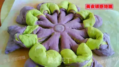 Make A bouquet of purple flowers and vegetables step 11