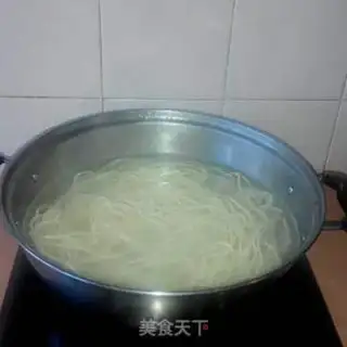 Make Red roasted cow noodles step 7
