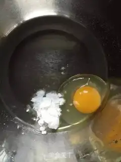 Make Salted egg rolls step 0