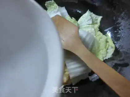 Make The cabbage boils eggs step 4
