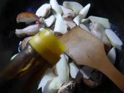 Make Frozen chicken wings of mushrooms step 5