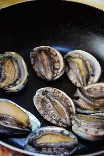 Make Fried garlic abalone step 2