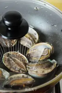 Make Fried garlic abalone step 3