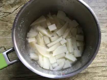 Make Garlic mashed potatoes step 1