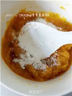 Make Pumpkin round step 2