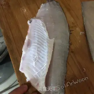 Make Spicy and perfumed fish step 2