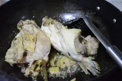 Make Fish head tofu soup is common practice step 2