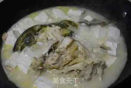 Make Fish head tofu soup is common practice step 4