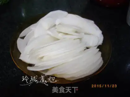 Make Squid radish soup step 1