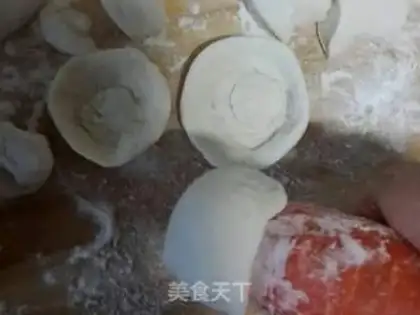 Make Hot noodles in the kitchen step 2