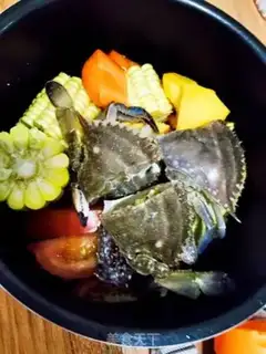 Make Crab vegetable soup step 1