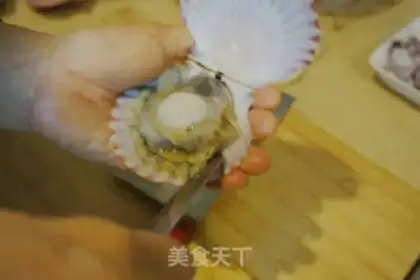 Make Garlic scallops step 2