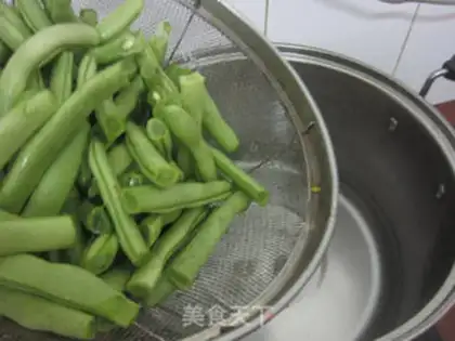 Make Soy sauce and beans step 3