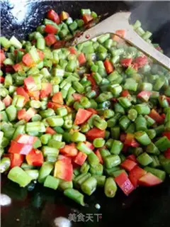 Make Four seasons of bean fried meat step 7