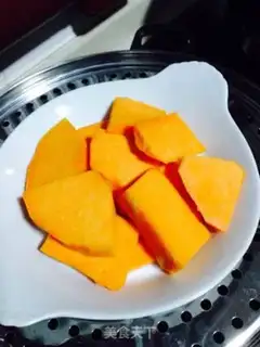 Make Pumpkin-free steam cake step 0