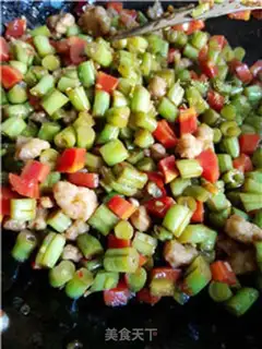 Make Four seasons of bean fried meat step 9