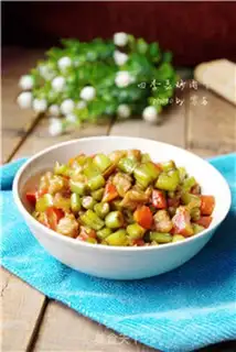Make Four seasons of bean fried meat step 11