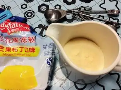 Make Blueberry macaroni mango pudding step 1