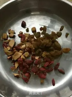 Make Miyama medicine sesame cake step 4
