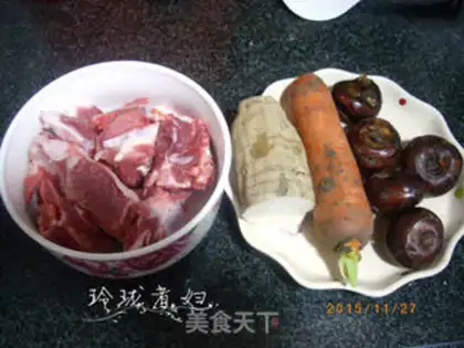 Make Piggy bone soup step 0