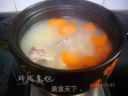 Make Piggy bone soup step 3