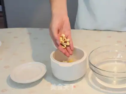 Make Silver Ears Spill step 10