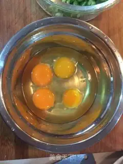 Make Pretzel fried eggs step 3