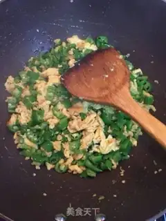 Make Pretzel fried eggs step 6