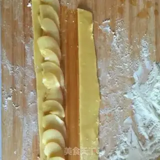 Make Rose apple pie step 10