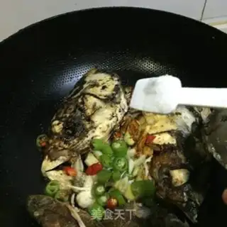 Make Red-burned fish head step 10