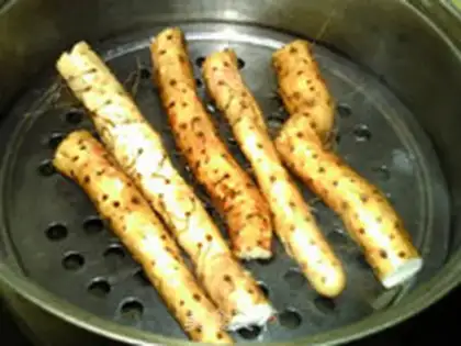 Make Onion pineapple step 1