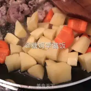 Make Potato carrot chicken soup step 2