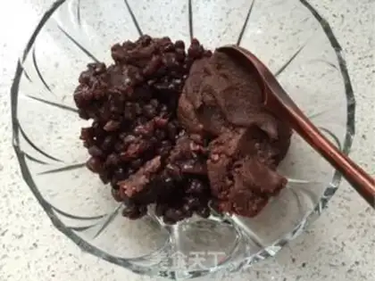 Make Red Bean Mountain medicine cake step 2