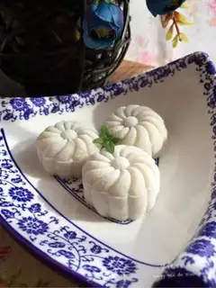 Make Red Bean Mountain medicine cake step 11
