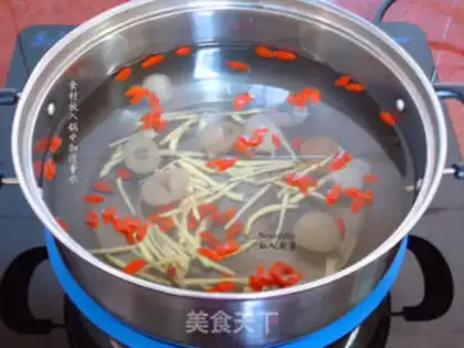 Make Dragon-Eye ginger tea step 1