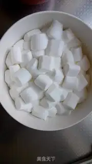 Make Cow Rolling Sugar step 1