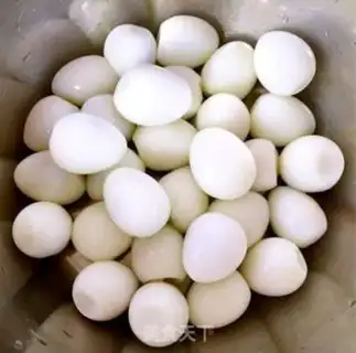 Make Snack chickens with gold balls step 6