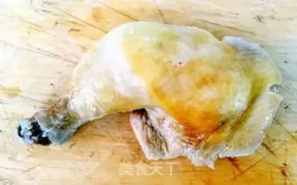 Make Snack chickens with gold balls step 7