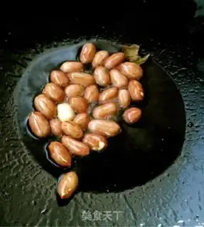Make Snack chickens with gold balls step 9