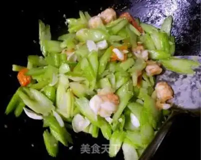Make Celery lily shrimp step 14