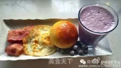 Make Blueberry milkshake step 2