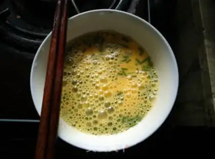 Make Tomato fried eggs step 0