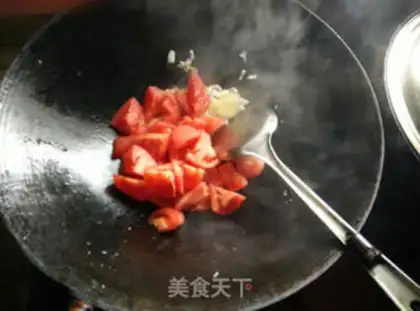 Make Tomato fried eggs step 3