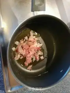 Make The pasta carbonara step 6