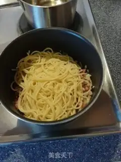 Make The pasta carbonara step 8