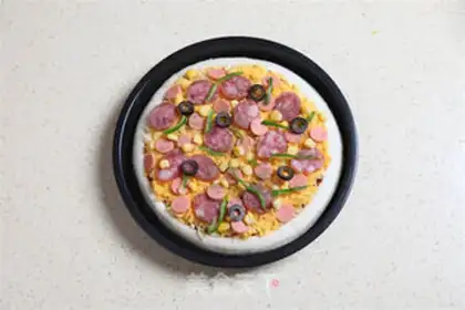Make Egg yolk pizza step 5