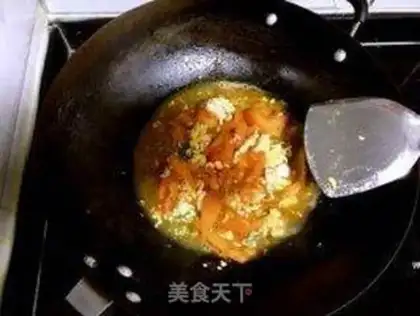 Make Carrot tomato egg noodles step 9
