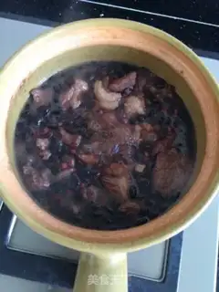 Make Black and red beans and flowers step 7
