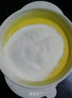 Make Grenade cream cake step 3