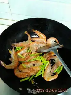 Make Garlic shrimp step 2